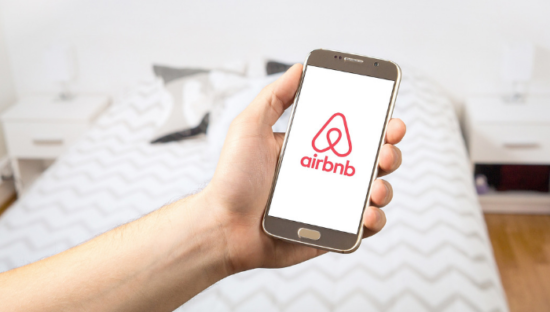 Airbnb di nuovo sotto accusa per violazione della privacy