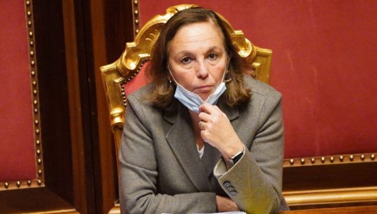 Covid, Lamorgese querela per violazione privacy su leak positività